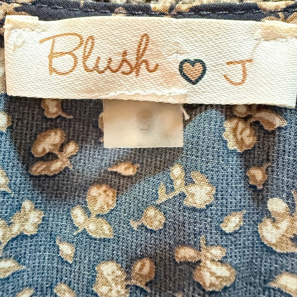 Blush J Blue Floral Flutter Sleeve Blouse - Picture 3 of 3